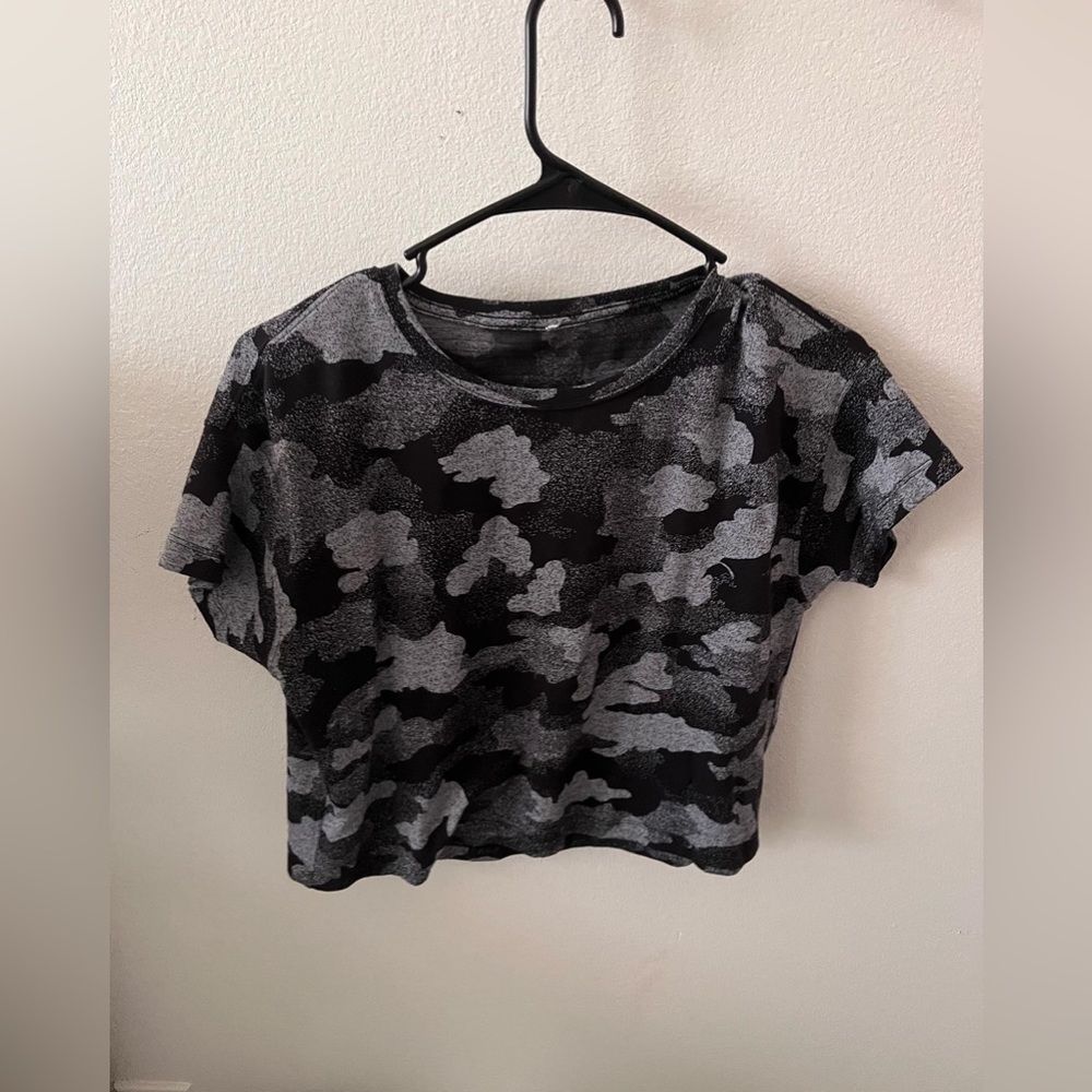 Lululemon crop top